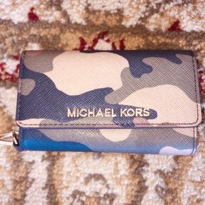 Michael kors iPhone clutch/wallet holder!!